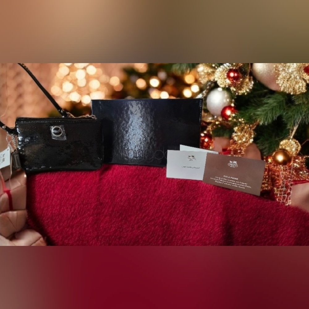 Coach Poppy Black Sequin Wristlet Clutch (NWT) with Box